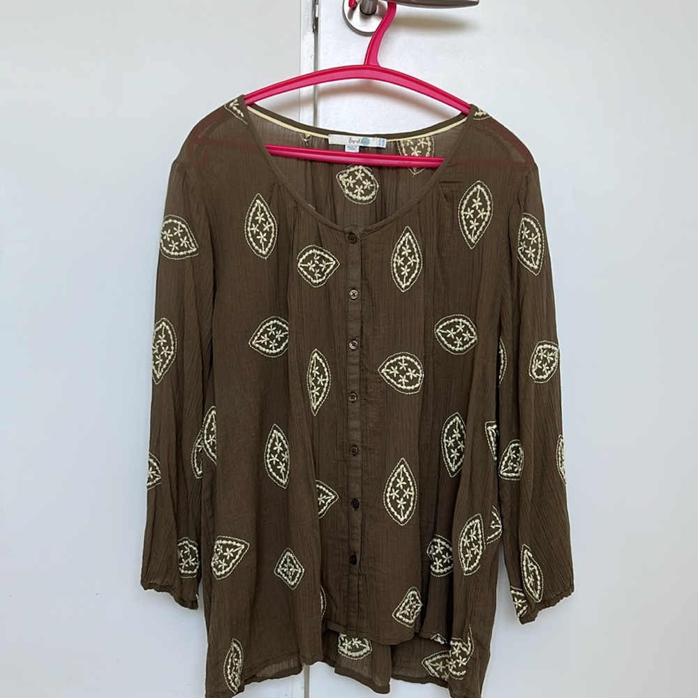 Beautiful Boden embroidered tunic top